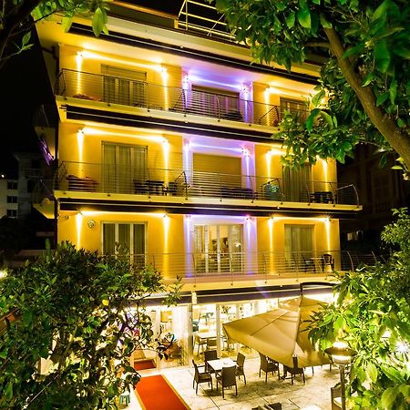 Hotel Villa Delibera 瓦拉泽 外观 照片