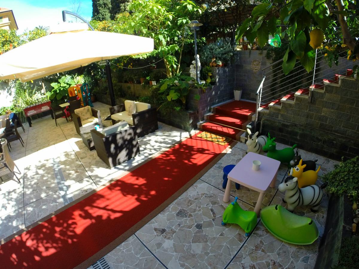 Hotel Villa Delibera 瓦拉泽 外观 照片