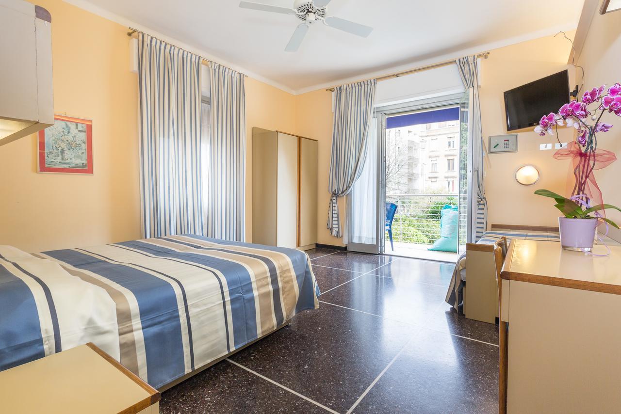 Hotel Villa Delibera 瓦拉泽 外观 照片