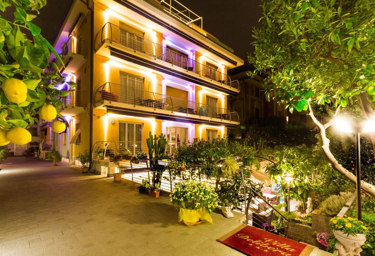 Hotel Villa Delibera 瓦拉泽 外观 照片