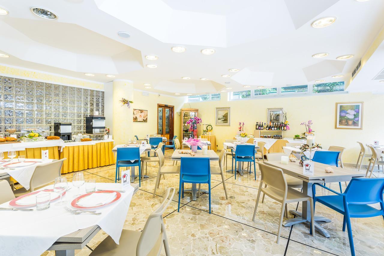 Hotel Villa Delibera 瓦拉泽 外观 照片