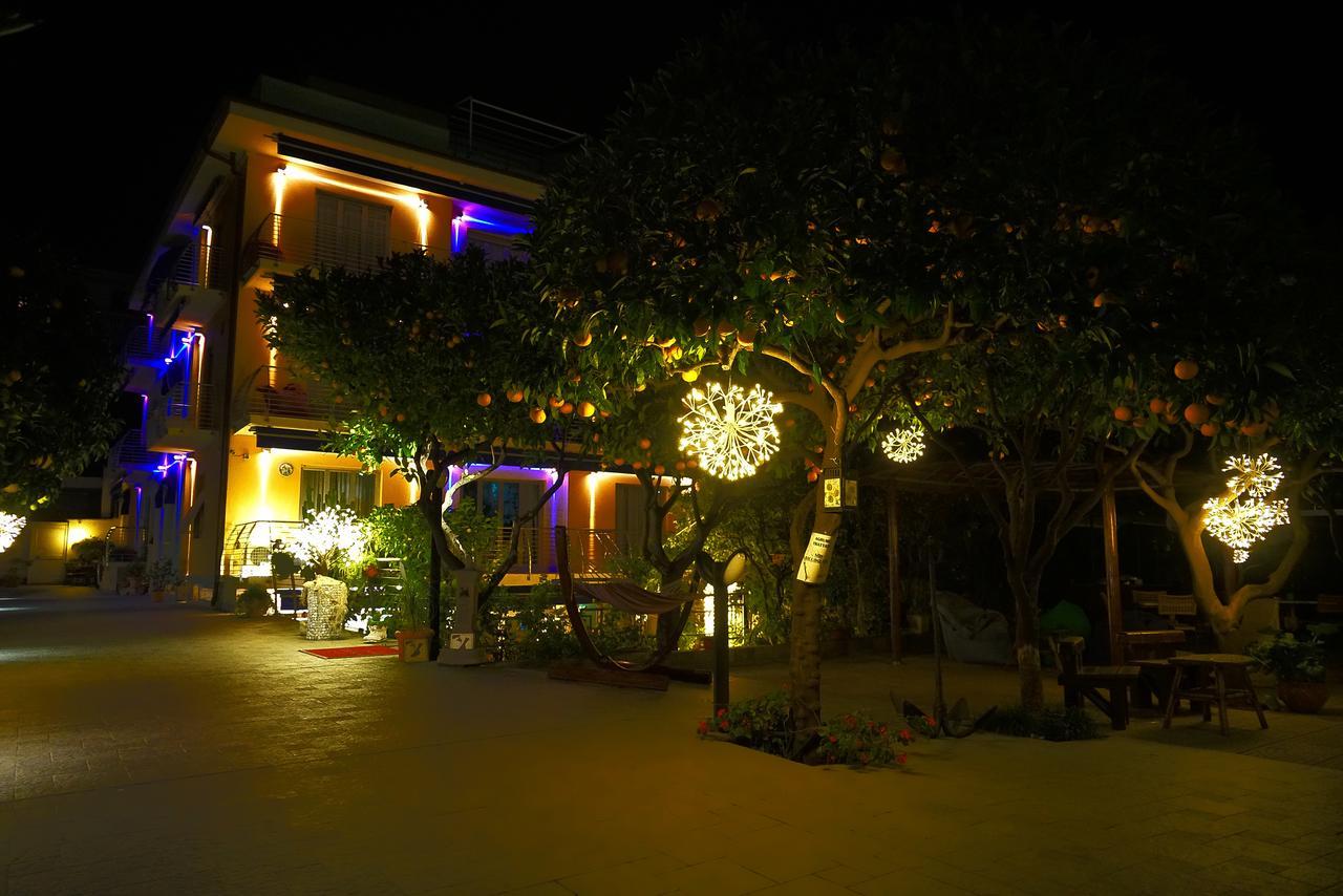 Hotel Villa Delibera 瓦拉泽 外观 照片