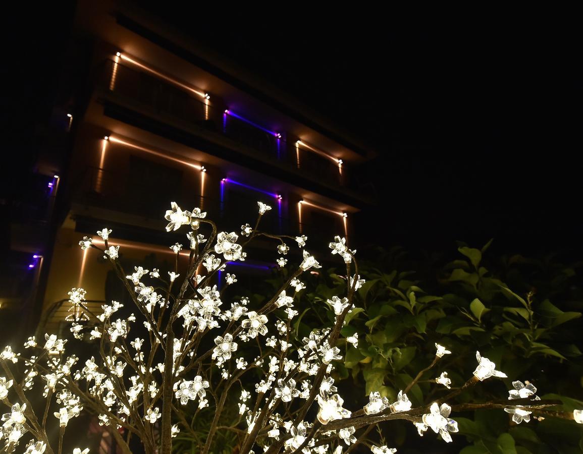 Hotel Villa Delibera 瓦拉泽 外观 照片